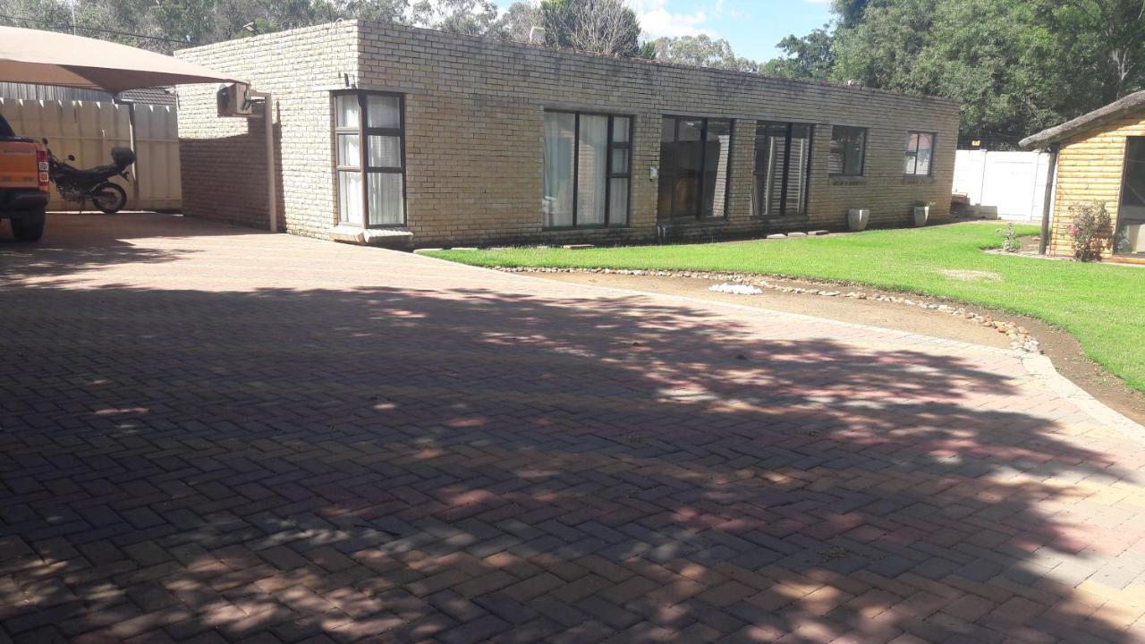 New Lodge Bloemfontein Exterior photo